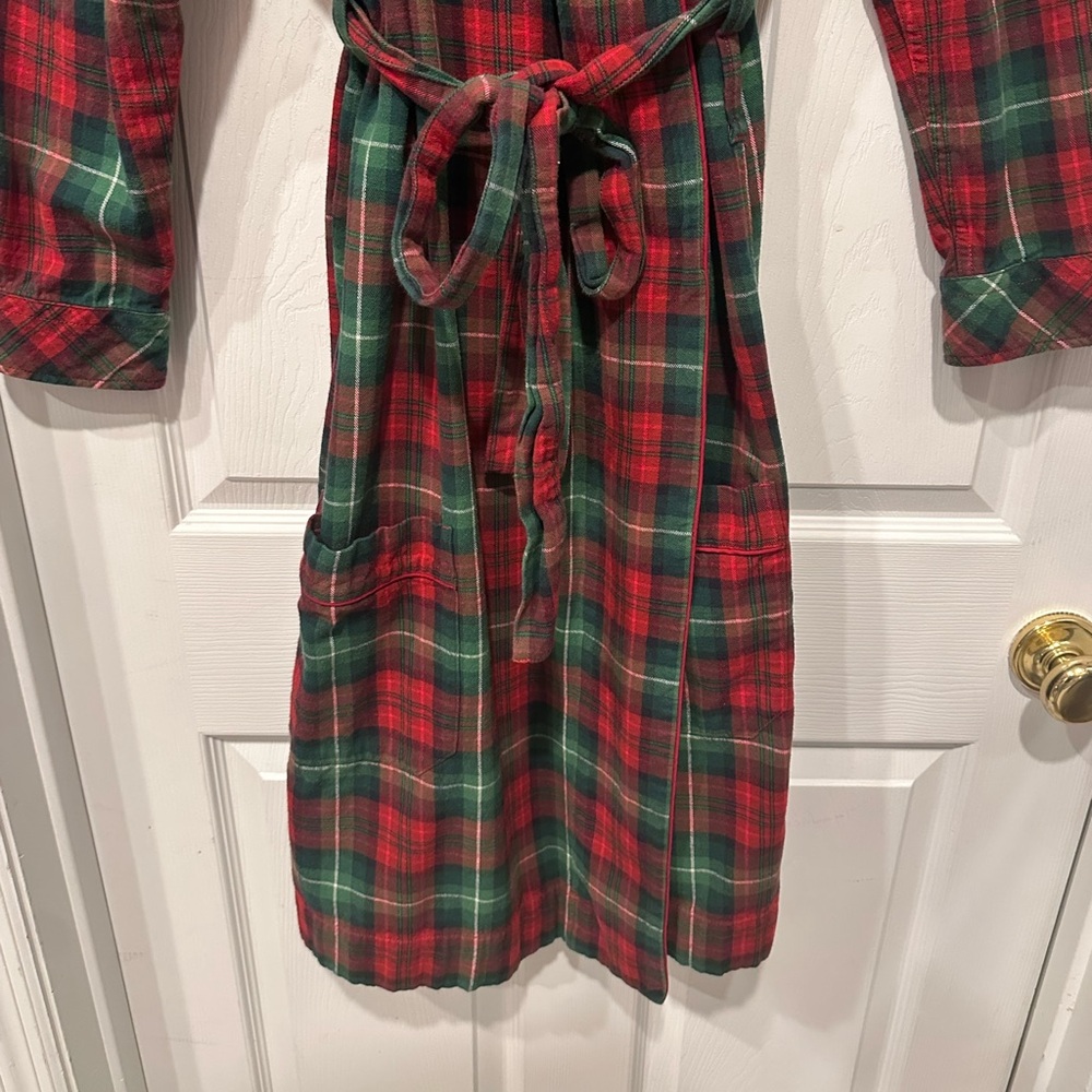 Duluth Trading Free Swinging flannel robe - Picture 4 of 11